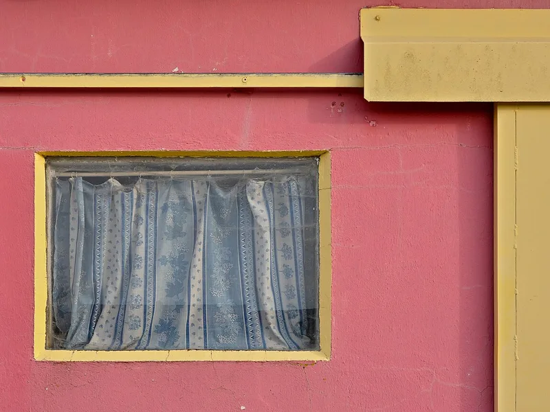 Pink detail — Oyster Shack, Marennes-Hiers-Brouage